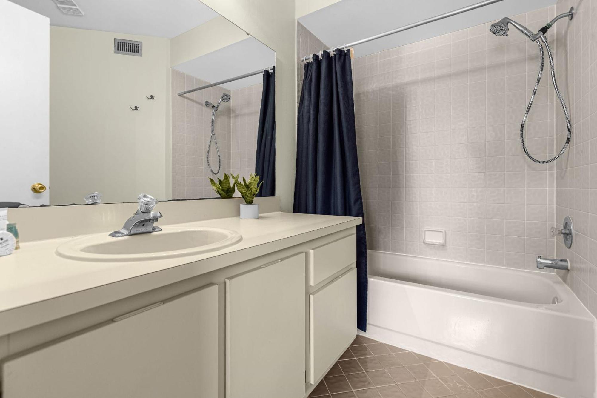 Modern Cozy 2Br Condo Near Disney Орландо Екстериор снимка